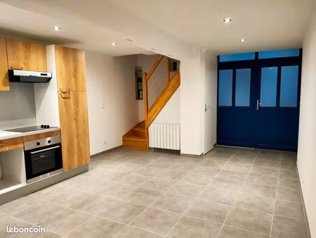 petite maison de ville en duplex