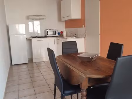 t2 bis meublé avec terrasse esprit maison de ville