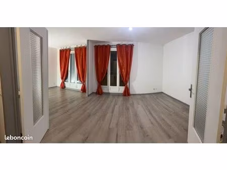 t3 de 75m2 (eau et chauffage compris)