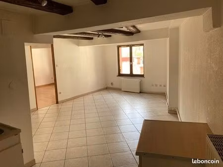 beau f2 dans maison de ville à mulhouse