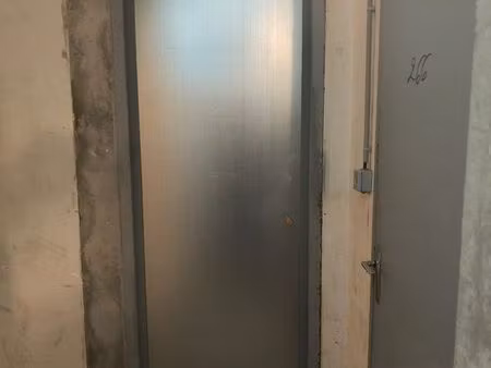 location cave propre -surface 6 m2  hauteur 2 50m et volume 15 m3