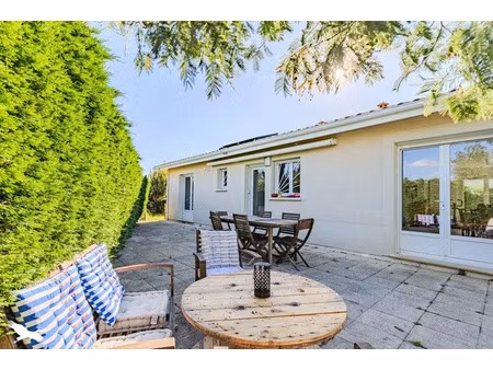 vente maison 4 pièces 123 m² à izon (33450)  299 499 €