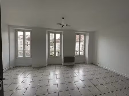 location appartement 1 pièce 33m² chaumes en brie 77390