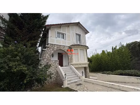 location maison 5 pièces 94m²
