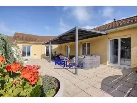villa de 190m² de plain-pied  en secteur campagne  au calme abso