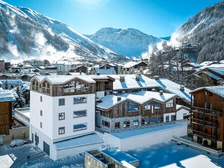 appartement à vendre à val d'isère  3 chambres  hors plan  emplacement central privilégié