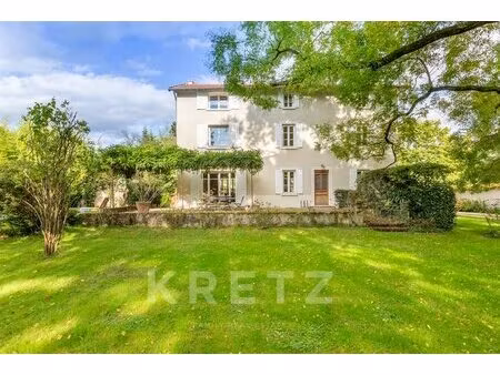 maison de charme au coeur d'un parc arboré