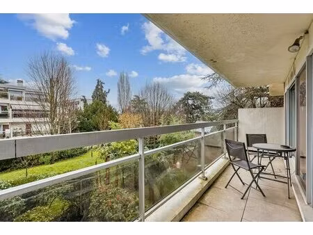 charmant appartement de 2 pièces principales près de la place sa