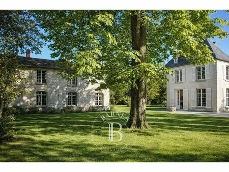 seine et marne - propriété composée de deux manoirs - total de 650 m²