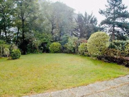 lumineux appartement 1 chambre+jardin+double garage fermé