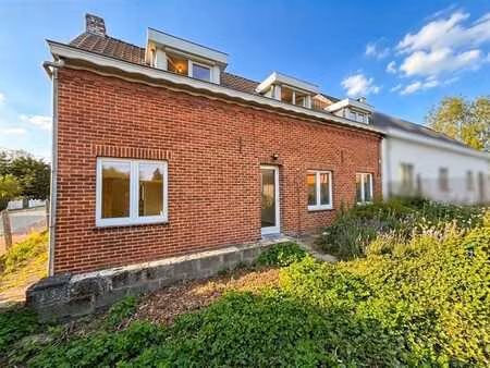 belle maison à rénover avec jardin