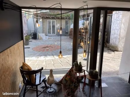 local commercial vieille ville ajaccio