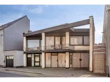 spacieuse maison (248m²) avec magnifique jardin