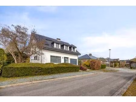 magnifique villa située dans un quartier calme d'overijse