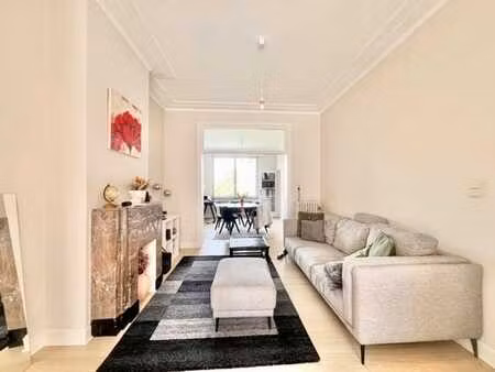 parc du cinquantenaire - appart. 2ch. avec terrasse