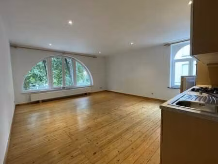 brand whitlock  superbe appartement +/- 70 m²  1 ch