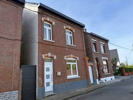 jolie maison 5 chambres renovee + jardin avec passage latera