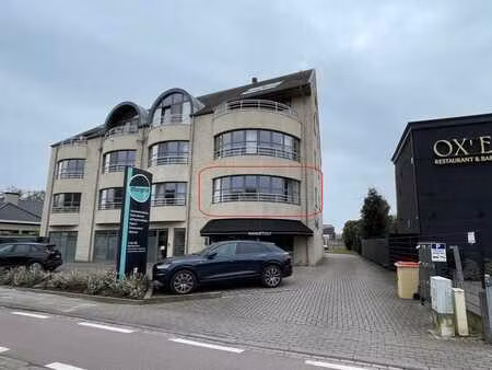 ruim en gezellig appartement in het centrum lochristi!