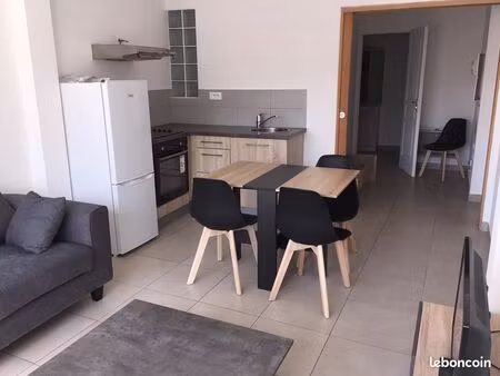 loue t1/t2 à oraison dans les hauteurs