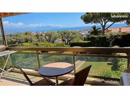 vue mer panoramique  superbe studio climatisé  bus sophia antipolis direct