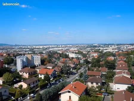 part vend t2/t3 de 55m2 résidence