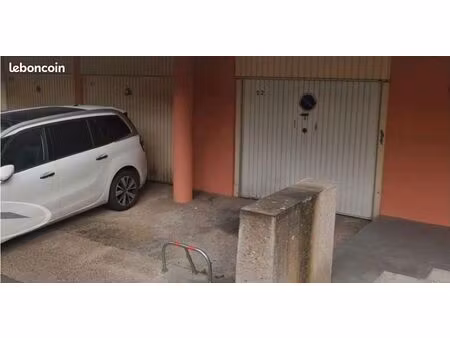 box fermé et sécurisé evry proche rer