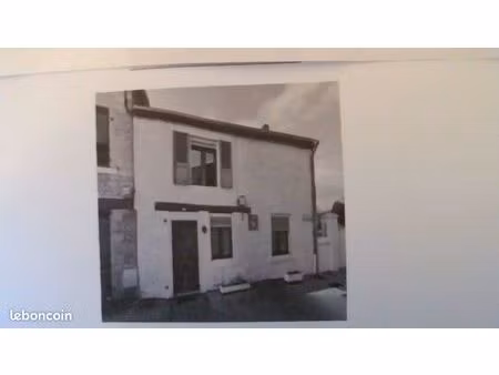 petite maison en bon etat