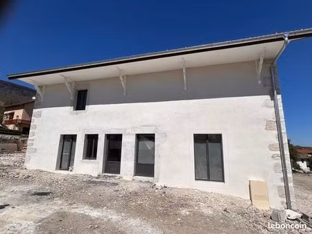 maison de village mitoyenne proche de genève