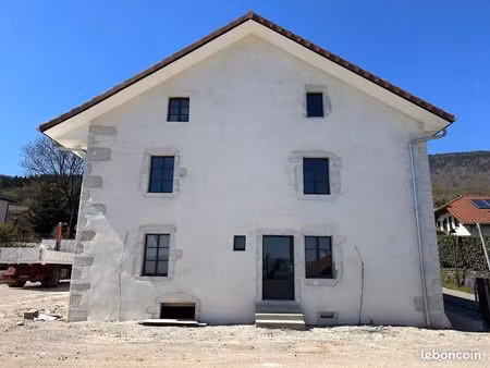 maison de village mitoyenne proche de genève