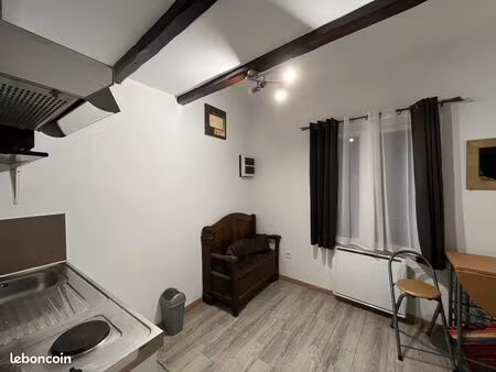 studio récent meublé 17m2 (21 m2 surface utile)