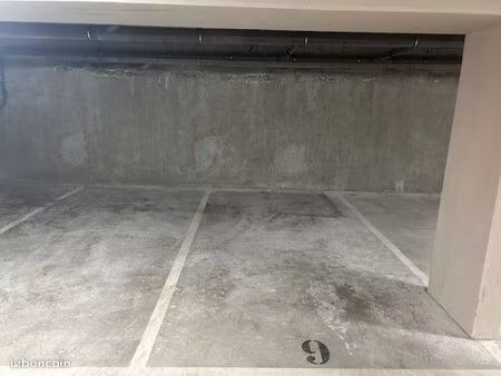 parking sécurisé sous-sol – accès badge – large – alfortville carnot