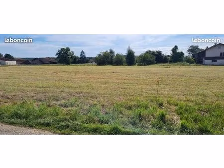 beau terrain constructible sur la commune de gugnecourt