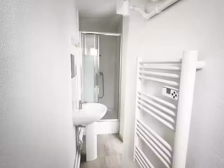location appartement une pièce 24 m² à paris