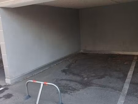 location place de parking voiture  couverte