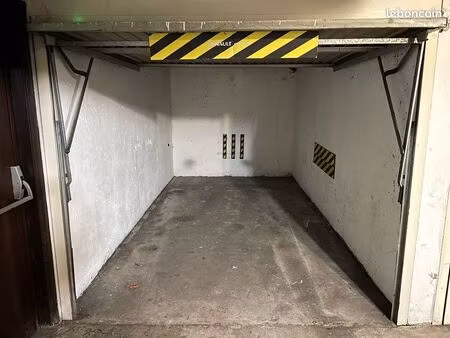 box 13m2 en sous sol