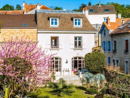 maison de luxe à vendre dans le quartier les iles