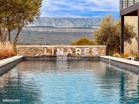 villa 7 pièces 250 m²