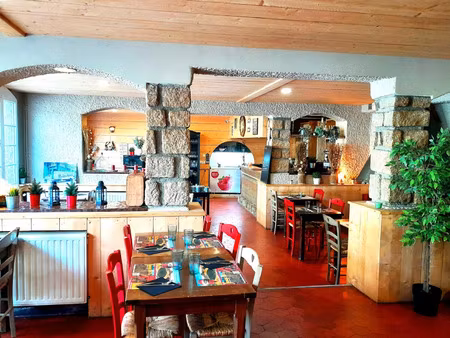 fonds de commerce à vendre saint nectaire 160m2 55 000€