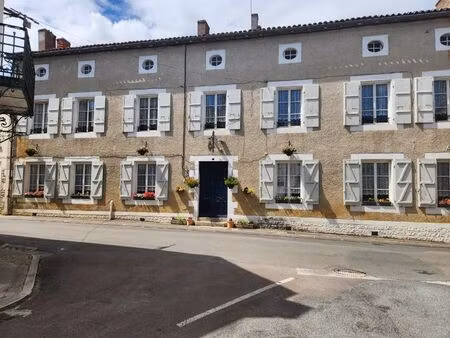 champagne mouton - chambre d'hôtes avec jardin privé  piscine et parking