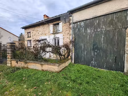 adriers - une maison  un autre maison a renover  grange et terrain