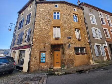 confolens - maison rénovée en ville ou location possible