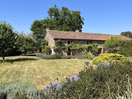 maison en pierre.