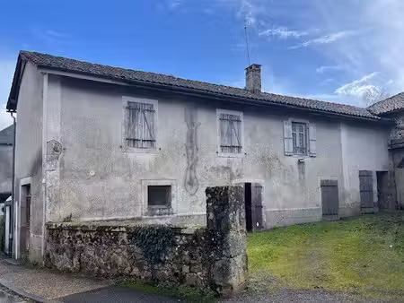 maison à rénover située au coeur de vayres
