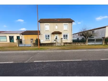 mézières sur issoire - belle maison avec 3 chambres  garage  dependence et 1.7 hectares te