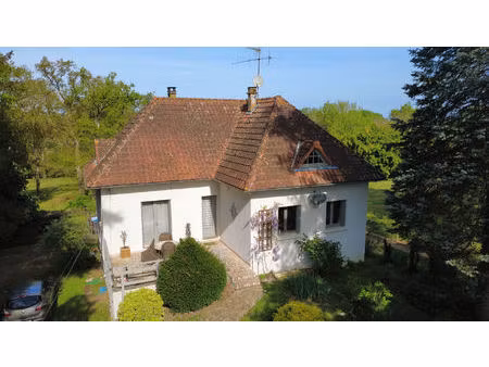 maison pressac 7 pièce(s) 156 m2