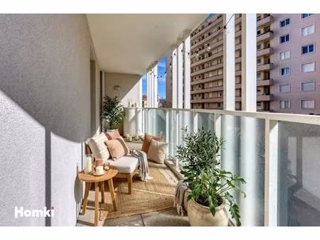 appartement t2 de 44 m2 - terrasse - parking - ascenseur à toulon 83000