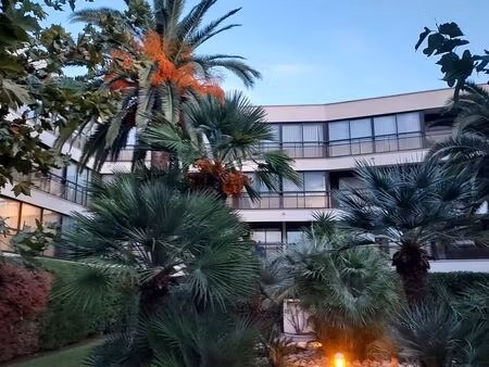 appartement à mandelieu-la-napoule rez-de-jardin