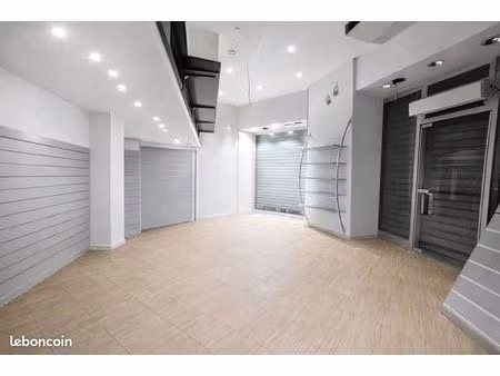local commercial 100 m² – marseille 1er – 3 vitrines – rdc + mezz + sous-sol