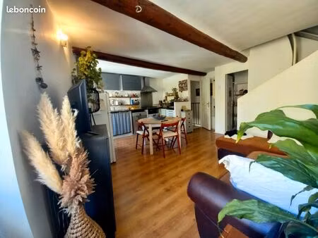 maison de village près du canal du midi