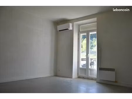 ensemble de 3 appartements